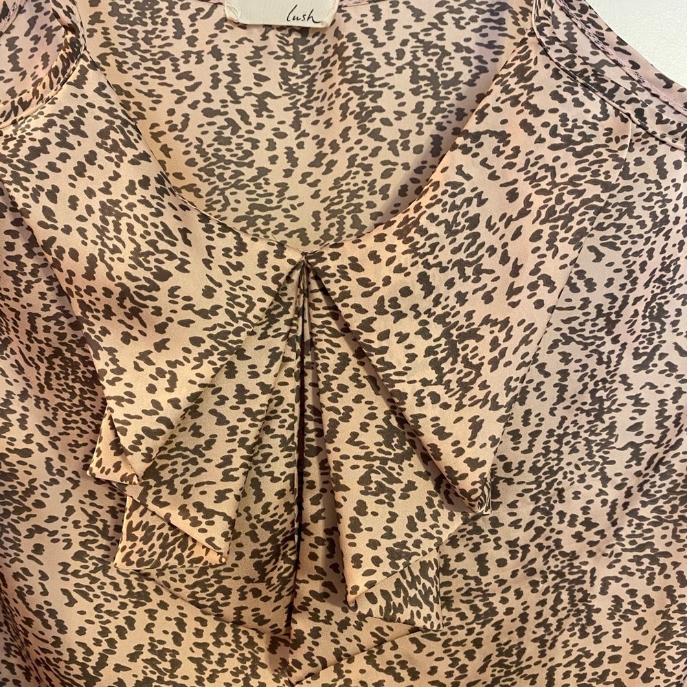 “LUSH” Neckline Ruffle Tank - Picture 5 of 13